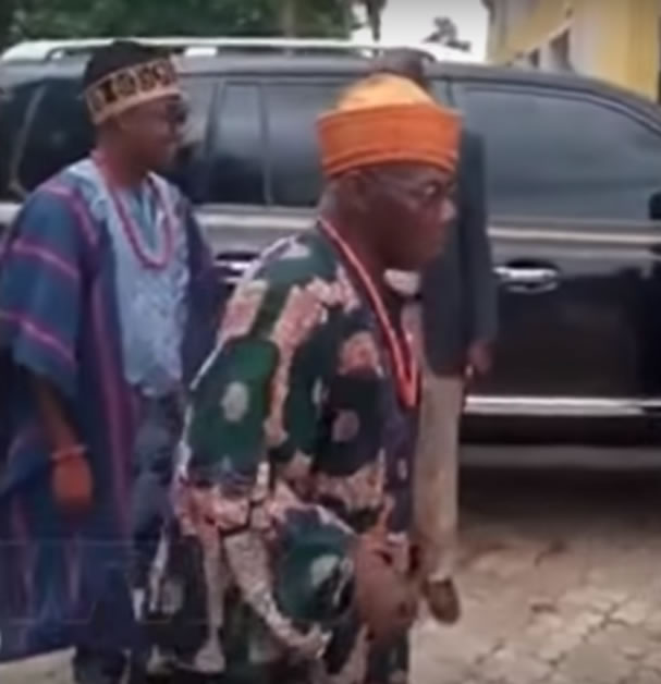 Former President Olusegun Obasanjo loses shoe while on the dance floor